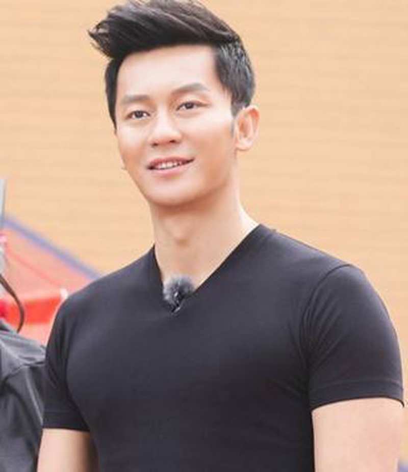 李晨